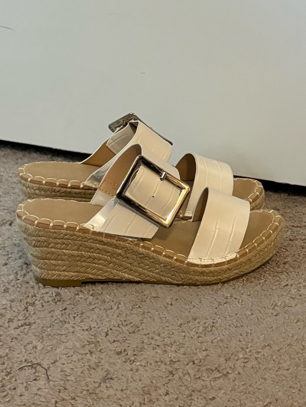 Cute Vintage Havana size 7 white croc embossed Robin slip on wedge sandals new